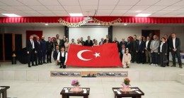 Finike Kaymakamı Musa Kazım ÇELİK, 18 Mart Şehitleri Anma Günü münasebetiyle Cumhuriyet Mesleki Teknik Anadolu Lisesi Şehit Turgut Burkay KORKMAZ Konferans Salonunda düzenlenen programa katıldı.