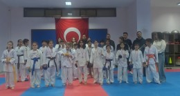 Karateciler kuşak atladı