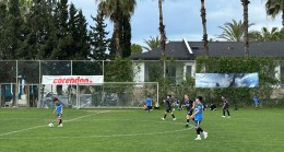 Başkan Topaloğlu’ndan geleceğin futbolcularına ziyaret
