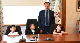Gençler ve çocuklar mecliste buluştu