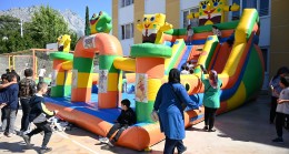 Başkan Topaloğlu kermese katıldı