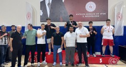 Belediye kick boks sporcularından büyük başarı