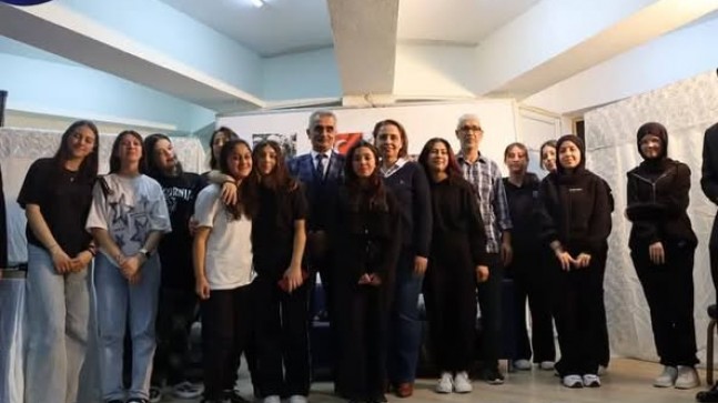 CANAN YAVUZ DA ÇANAKKALE ZAFERİ KUTLAMA PROGRAMI DÜZENLENDİ