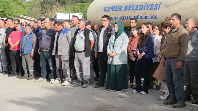 Başkan Topaloğlu, belediye personeliyle bayramlaştı