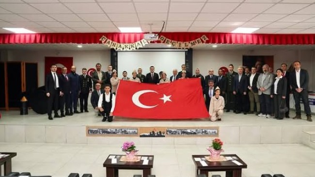 Finike Kaymakamı Musa Kazım ÇELİK, 18 Mart Şehitleri Anma Günü münasebetiyle Cumhuriyet Mesleki Teknik Anadolu Lisesi Şehit Turgut Burkay KORKMAZ Konferans Salonunda düzenlenen programa katıldı.