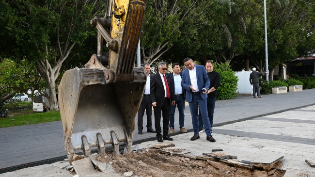 Cumhuriyet Meydanı’nda tadilat çalışması başladı