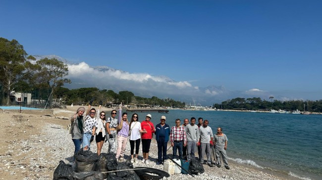 Kemer’de yabancı uyruklu kadınlardan temizlik faaliyeti
