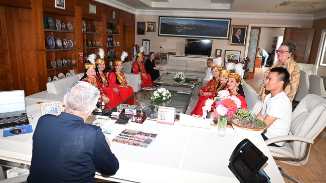 Raykhon Dans Grubu’ndan Başkan Topaloğlu’na ziyaret