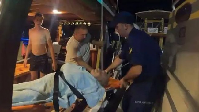Kekova’da Kalp Krizi 70 Yaşındaki Adam Denizden Tahliye Edildi